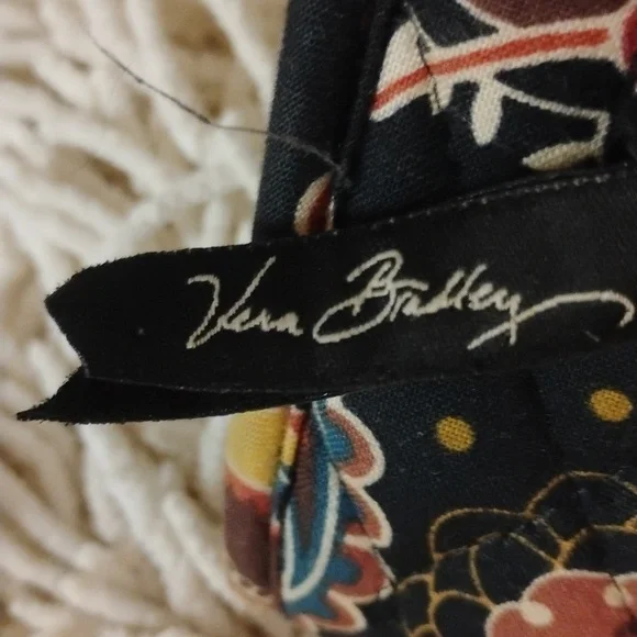 Vera Bradley Kensington Cross body wallet - Picture 3 of 11